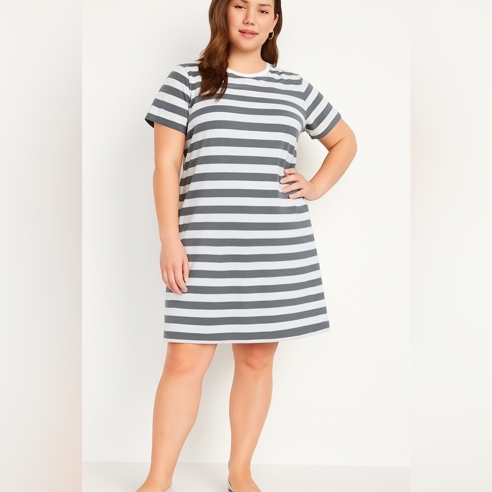 NWOT Striped Preppy Gray White Old Navy Timeless Plus Size T-Shirt Dress Sz XXL